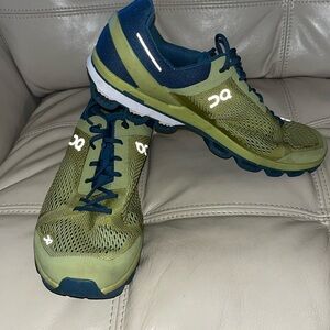 Men’s ON Cloudsurfer size 12 sneakers